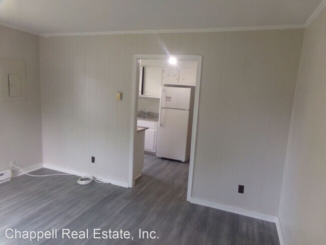 Building Photo - 2 br, 1 bath House - 2103B Cloverdale Ave.