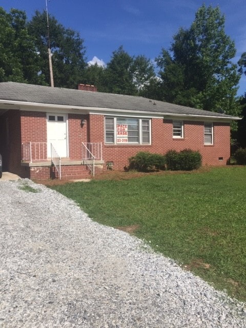 Building Photo - 812 Laurel Ave E