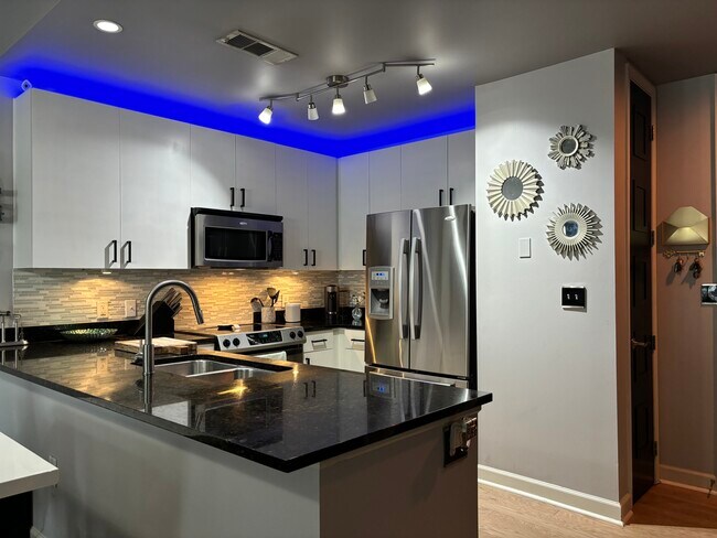 Foto del edificio - 711 Cosmopolitan Dr NE