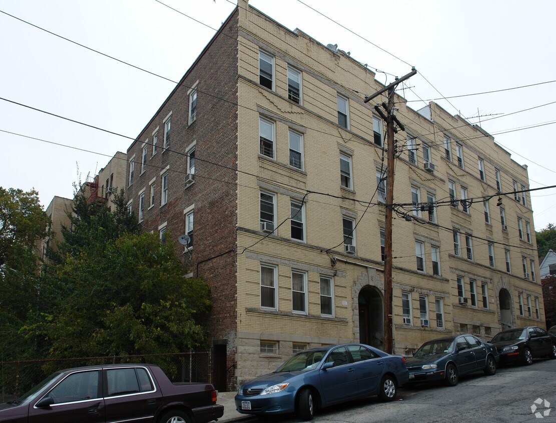 Primary Photo - 5 Rockledge Pl