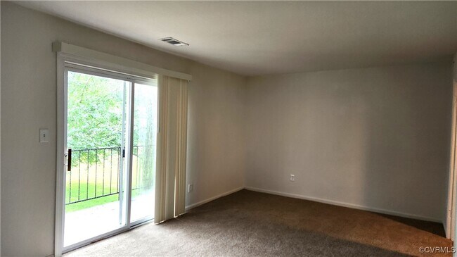 Building Photo - 1510 Americana Dr