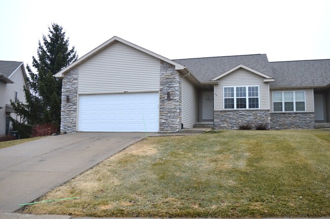 Building Photo - 2995 Kentville Dr