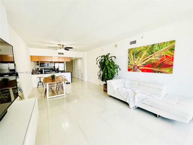 Foto del edificio - 1750 N Bayshore Dr