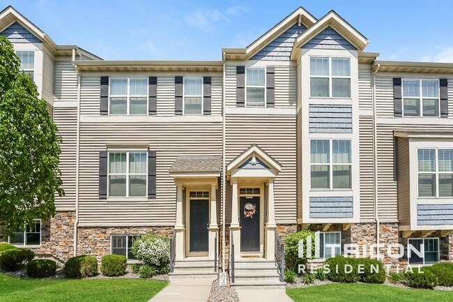 Building Photo - 8303 Norwood Ln N