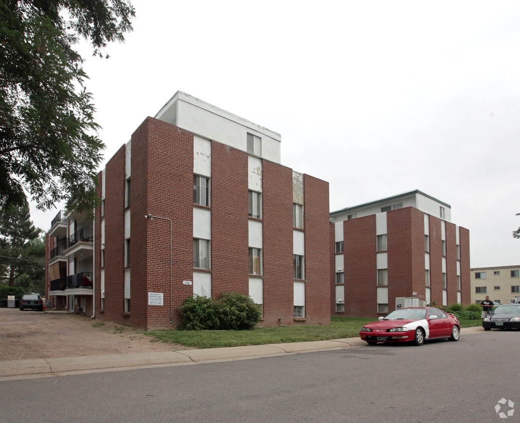 Primary Photo - 1155 W Lilley Ave