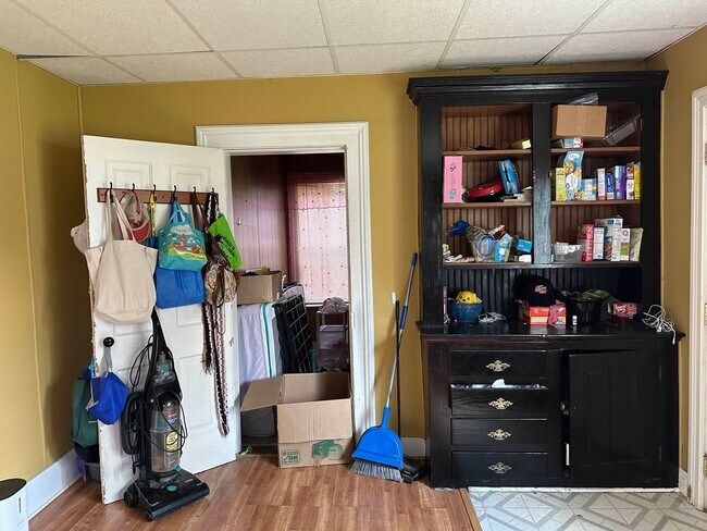 Building Photo - $1295| 4BD 2BA| 333 W Elm | Available 09/0...