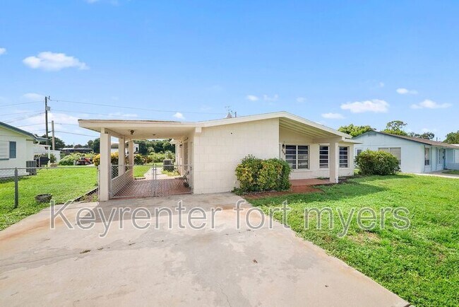 Foto del edificio - 275 Lakeview Dr
