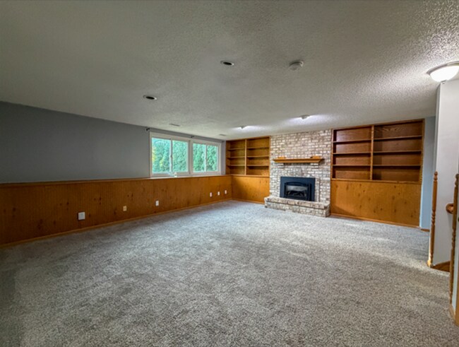 Foto del edificio - 4220 Polaris Ln N