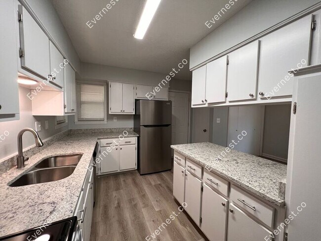 Foto del edificio - 1615 Tissington Dr