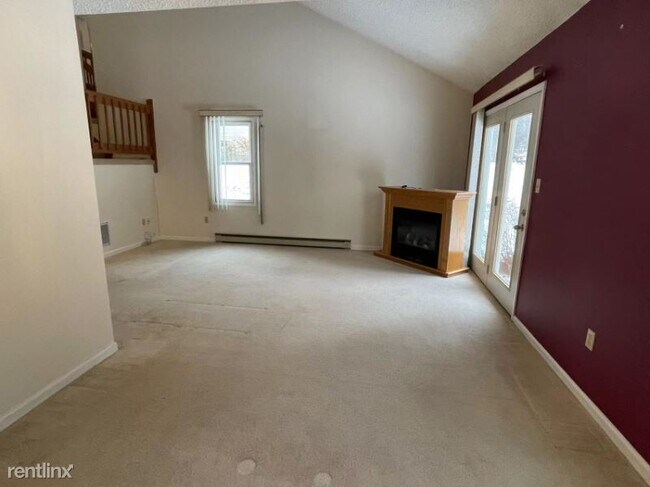 Building Photo - 2 br, 1.5 bath Townhome - 4018 Chaucer Pl