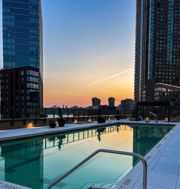 Primary Photo - 1 bedroom in LONG ISLAND CITY NY 11109