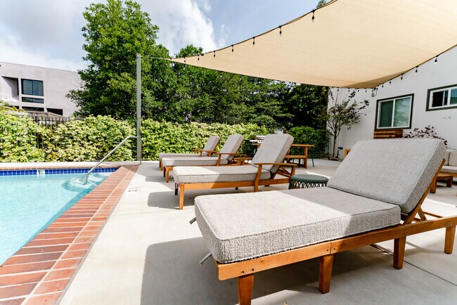 Foto del edificio - 1319 Havenhurst Dr