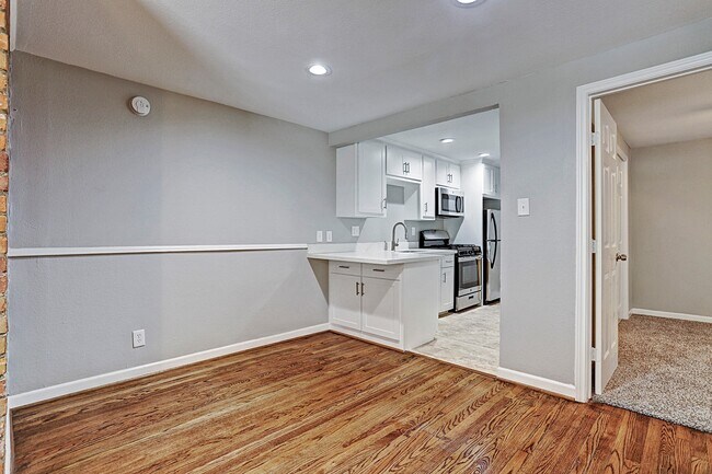 Foto del edificio - 2148 Harold St