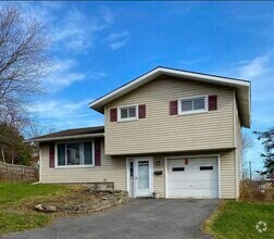 Building Photo - 239 Luddington St