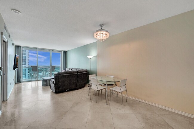 Foto del edificio - 350 SE 2nd St