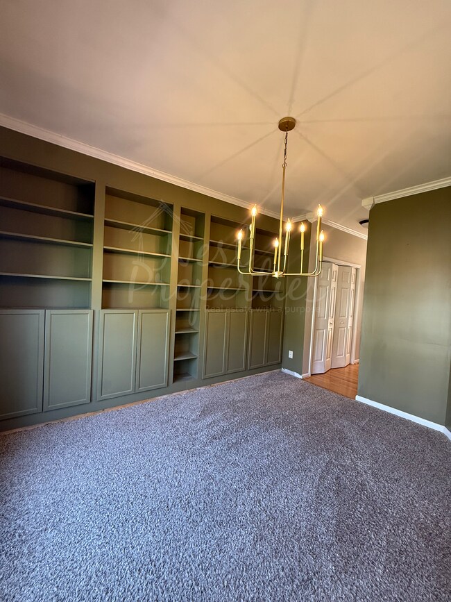 Building Photo - 208 Saints Creek Ln