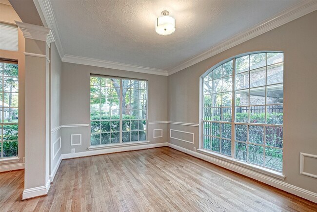 Foto del edificio - 24118 Bay Hill Blvd