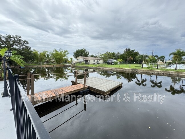 Building Photo - 14982 Edgewater Cir