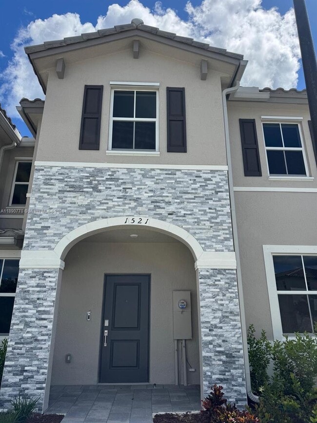 Building Photo - 1521 SE 27th Rd