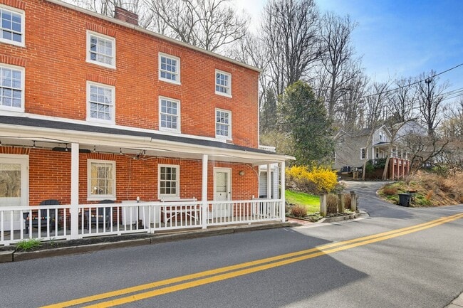 Building Photo - Ellicott City, MD