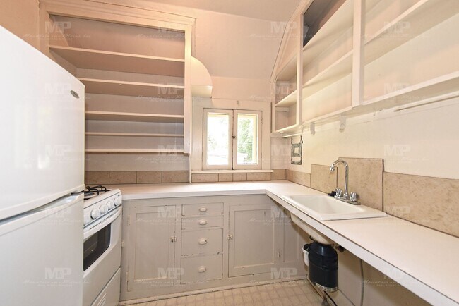 Foto del edificio - One Bedroom in Old Town!