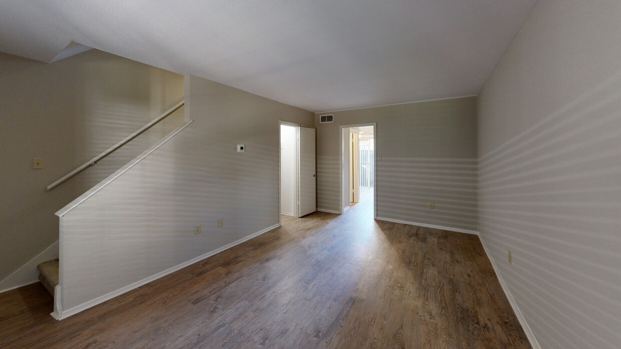 Photo - Metairie Plaza Apartments