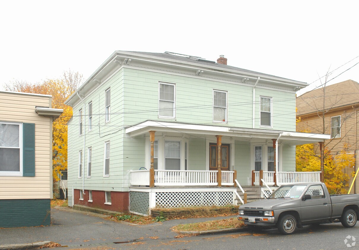 Foto principal - 8 Pleasant Ave