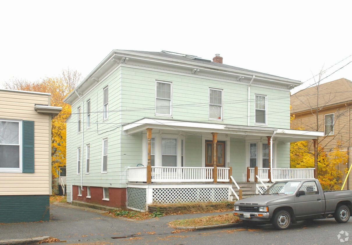 Primary Photo - 8 Pleasant Ave
