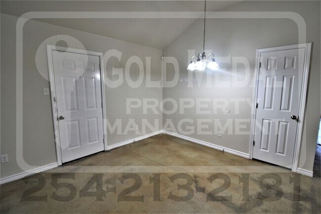 Foto del edificio - 4003 Cambridge Dr