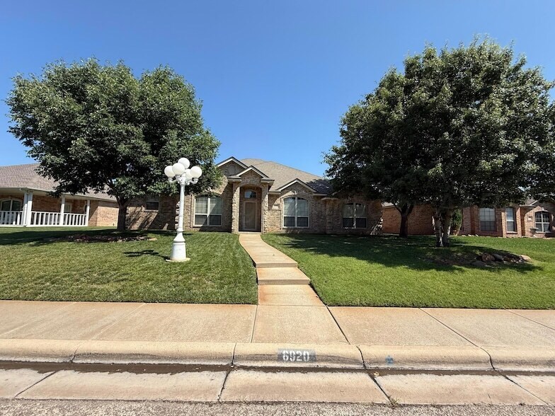 Foto principal - 6920 Thunder Rd
