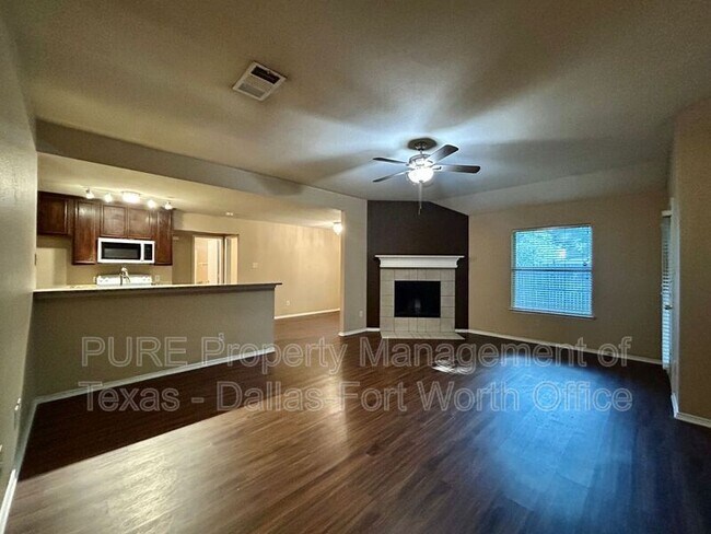 Foto del edificio - 1703 Country Crest Ln