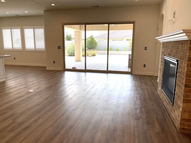 Building Photo - COMING SOON! - Belcourt Seven Oaks