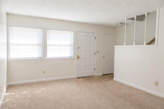 Building Photo - 117 Engleside St