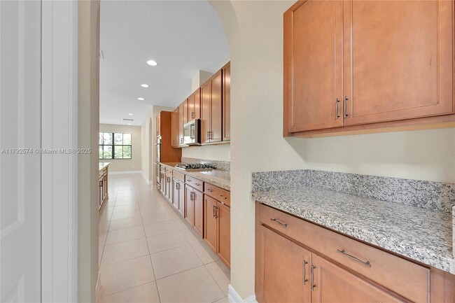 Building Photo - 9365 Solstice Cir