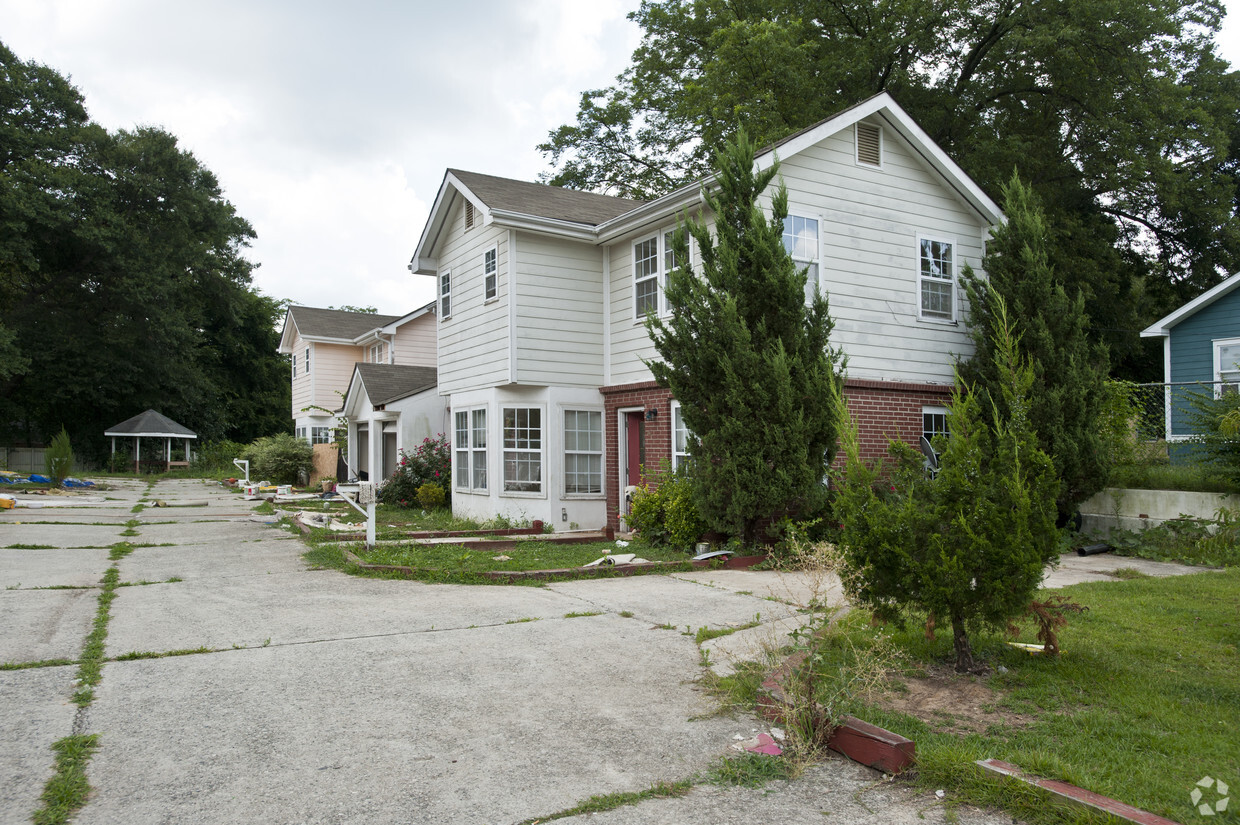 Building Photo - Manor Partners Apartments