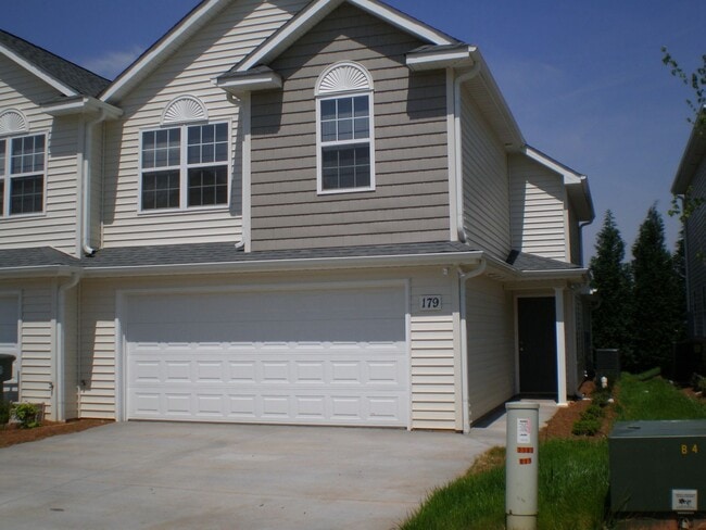 Building Photo - 179 Clusters Cir