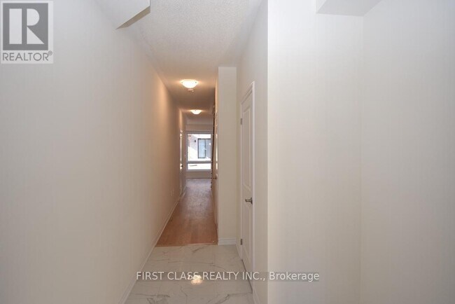 Photo du bâtiment - 44 Lake Trail Way