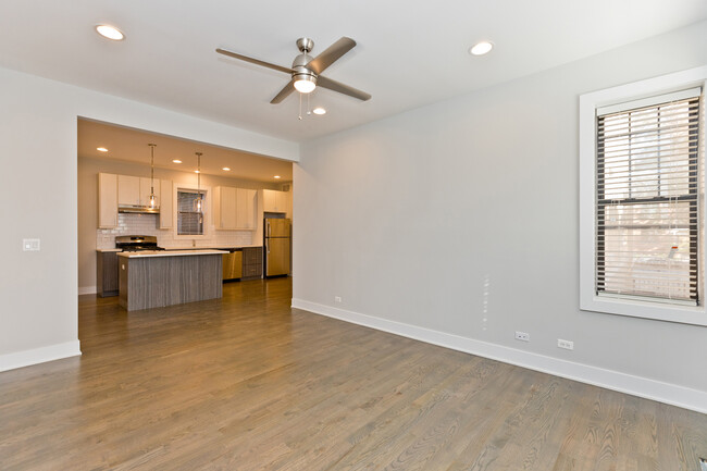 Foto del edificio - 2618 N Rockwell St