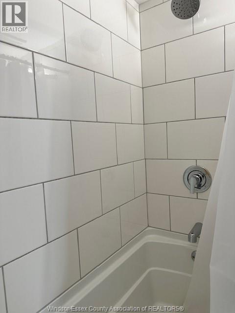 Building Photo - 554 Notre Dame St