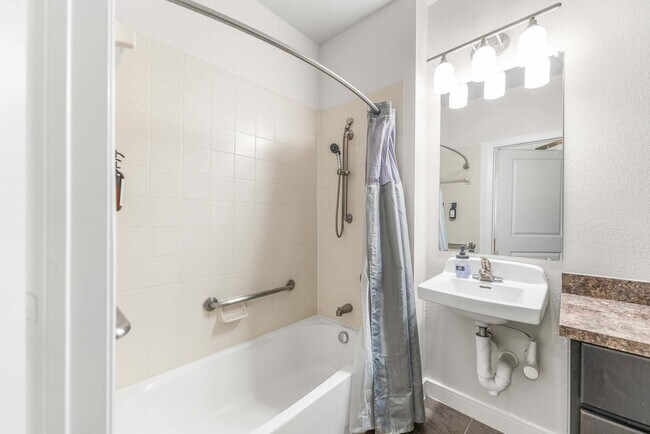 Building Photo - 501 E Oltorf St