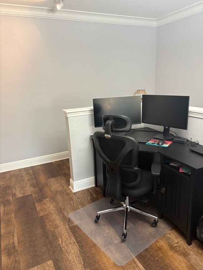 Foto del edificio - 404 Belmont Pl