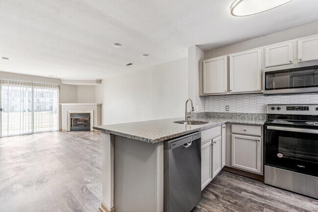 Foto del edificio - Eastpointe Lakes Apartments and Townhomes