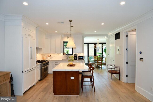 Foto del edificio - 3705 35th St NW