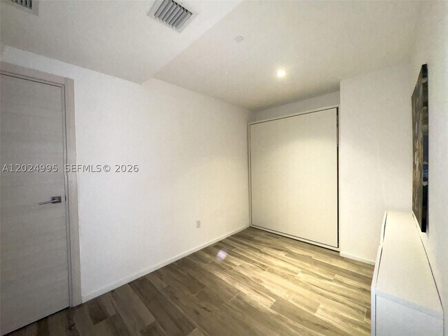 Building Photo - 801 S Miami Ave