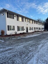 Building Photo - 1611 Center Point Rd NE