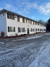 Building Photo - 1611 Center Point Rd NE