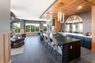 Building Photo - The Bennett