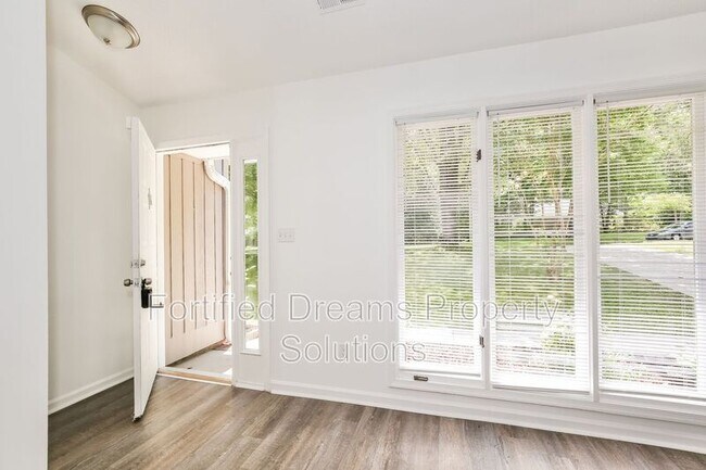 Photo - 3816 Waynoka Dr House