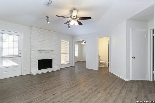 Building Photo - Beautiful Home in Candlewood Park Ready for Move-In!