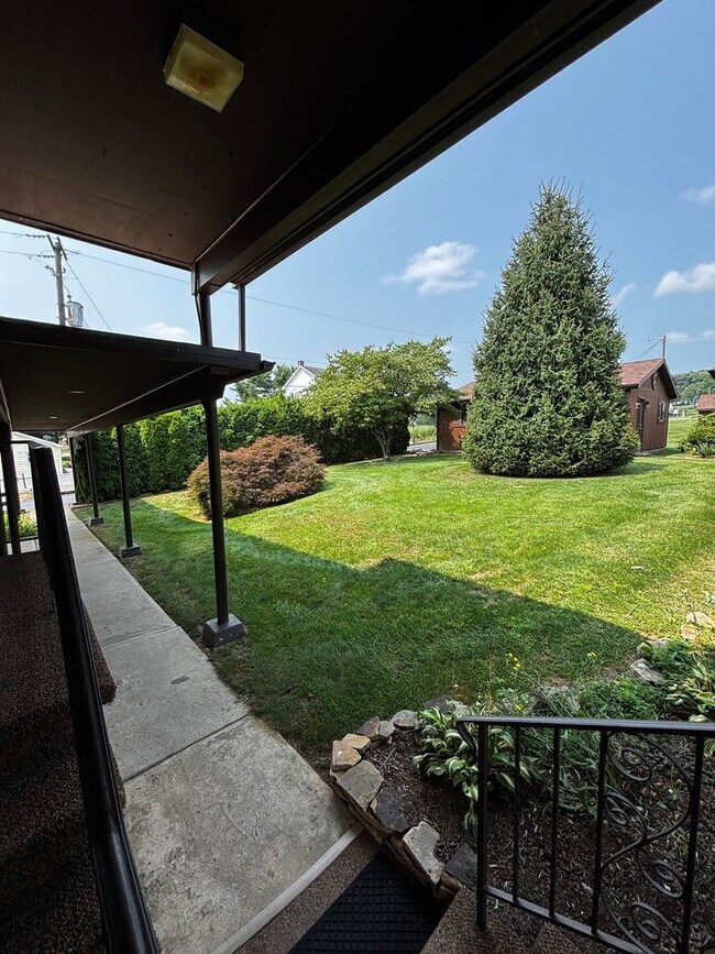 Foto del edificio - MOVE IN SPECIAL! 3-Bedroom Home in Parklan...
